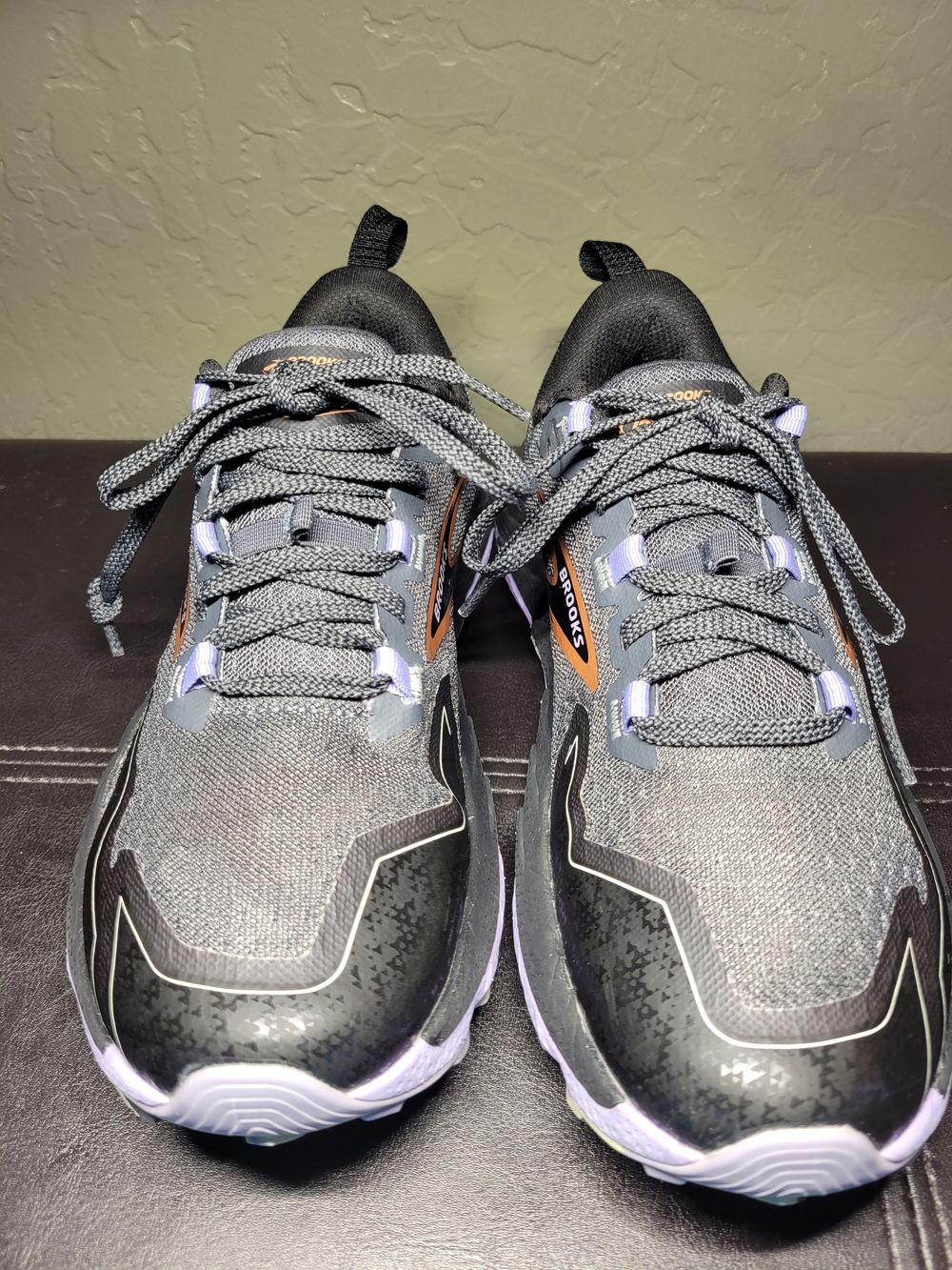 Brooks Cascadia 18 Trail Running Shoes Womens EU Size 38.5 US Size 7.5B(Medium)